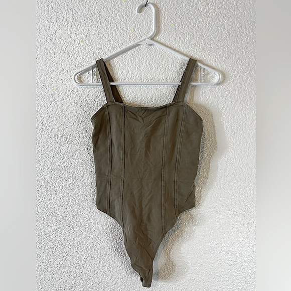 Tan bodysuit - Picture 1 of 2